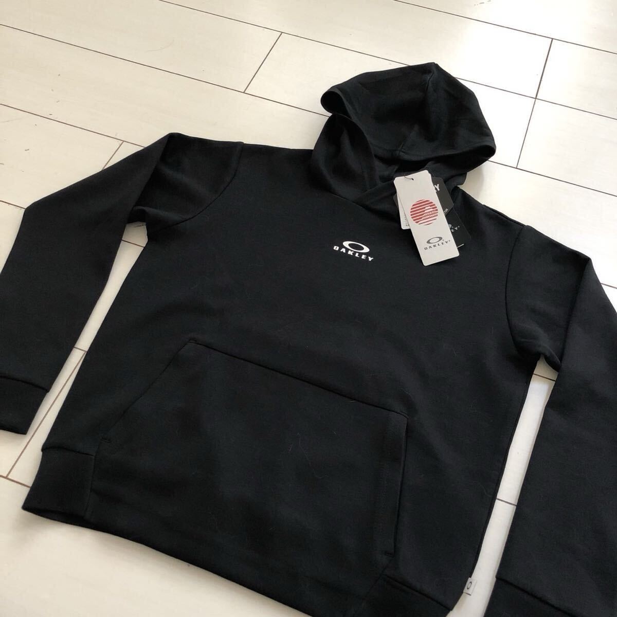 新品￥5,830オークリーOAKLEY☆DRY UVフーディー【１３０】☆_画像3
