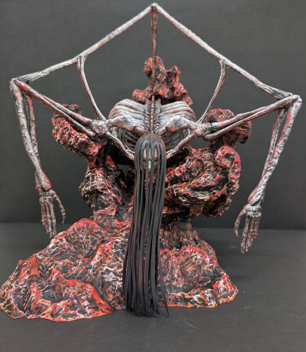 進撃の巨人　地鳴らし　1番くじ　ラストワン賞　終尾の巨人フィギュア　リペイント品_画像1