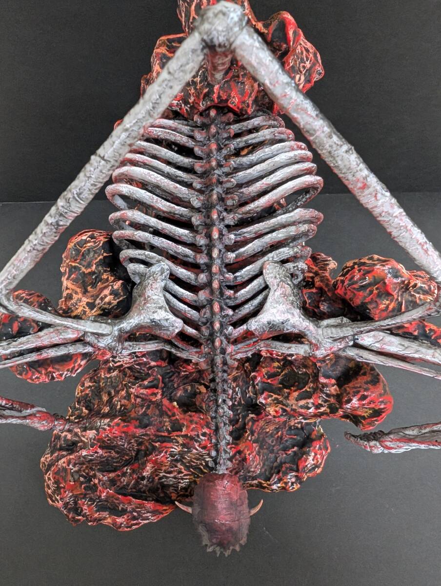 進撃の巨人　地鳴らし　1番くじ　ラストワン賞　終尾の巨人フィギュア　リペイント品_画像4