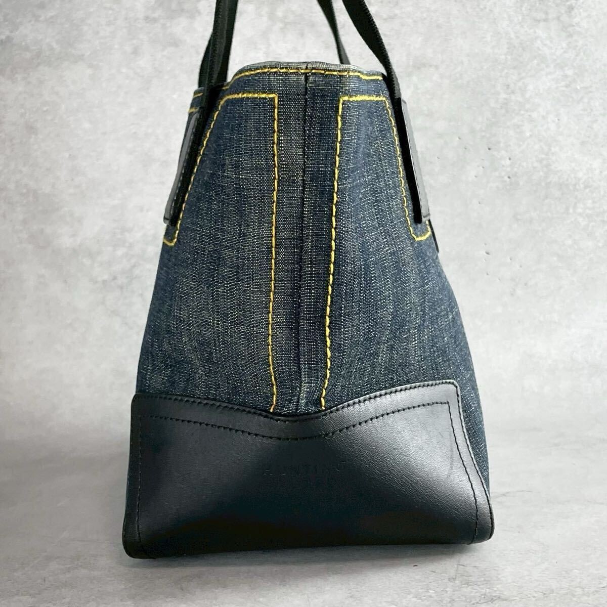 не использовался класс HUNTING WORLD Hunting World большая сумка ручная сумочка Denim Logo plate независимый кожа синий цвет серия голубой прекрасный товар Safari