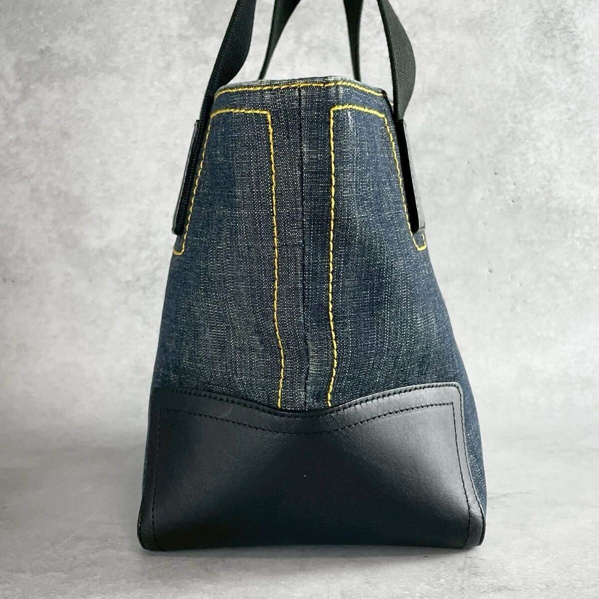 не использовался класс HUNTING WORLD Hunting World большая сумка ручная сумочка Denim Logo plate независимый кожа синий цвет серия голубой прекрасный товар Safari