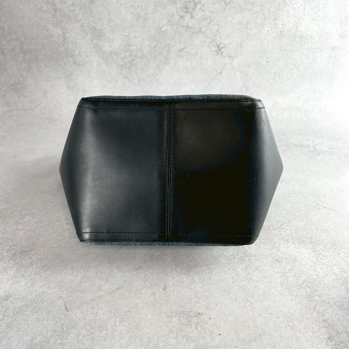 не использовался класс HUNTING WORLD Hunting World большая сумка ручная сумочка Denim Logo plate независимый кожа синий цвет серия голубой прекрасный товар Safari