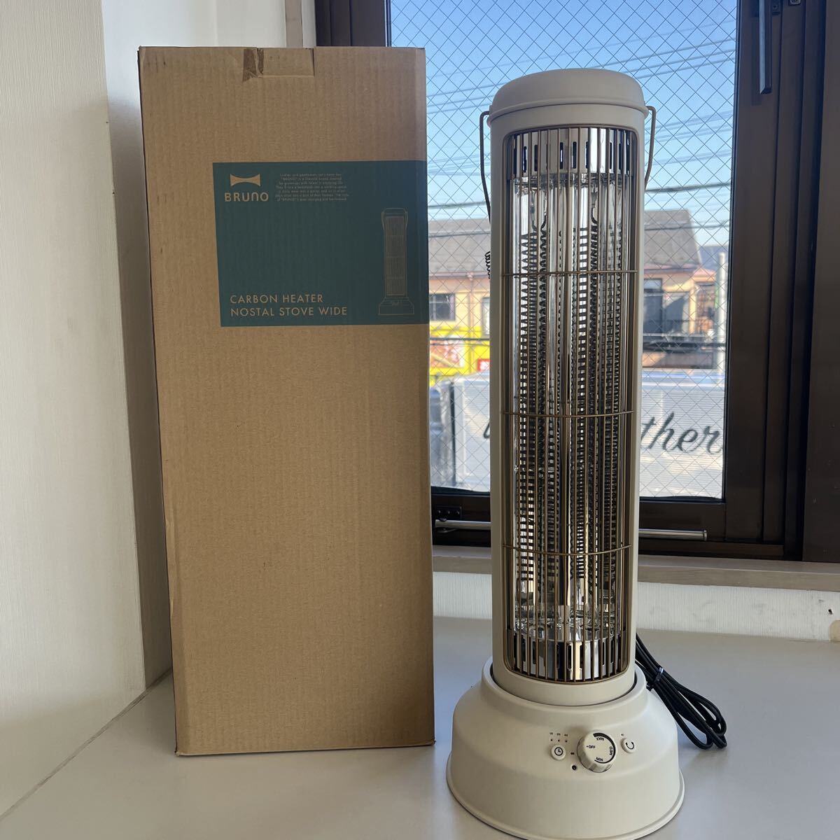 BRUNO ブルーノ カーボンヒーター 電気ヒーター タワー型 スリム 無段階調節 500W～1000W 首振り 強弱切替 静音 速暖 タイマー ジャンク_画像1