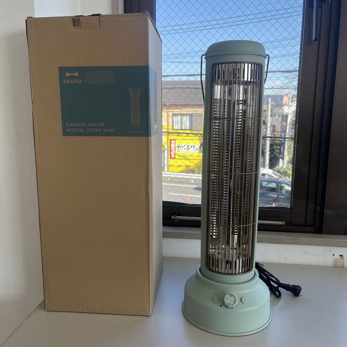 BRUNO ブルーノ カーボンヒーター 電気ヒーター タワー型 スリム 無段階調節 500W～1000W 首振り 強弱切替 静音 速暖 タイマー 訳あり_画像1