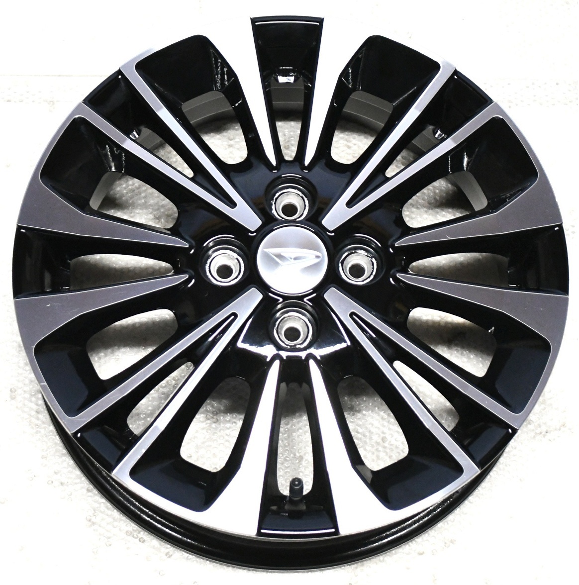 ②ダイハツ LA650 タントカスタム RS 純正 15インチ 4.5J 4穴 PCD100 +45 ブラポリ 1本のみ ムーヴ_画像1