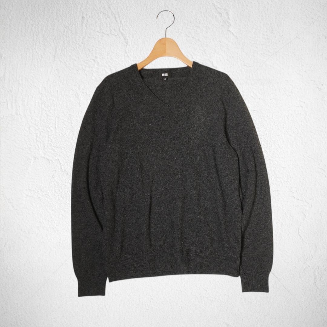 YJ133ね@ 1スタ UNIQLO メンズ 上品 おしゃれ カシミヤ 100% Vネックニットセーター M グレー 秋冬 メンズ_画像2