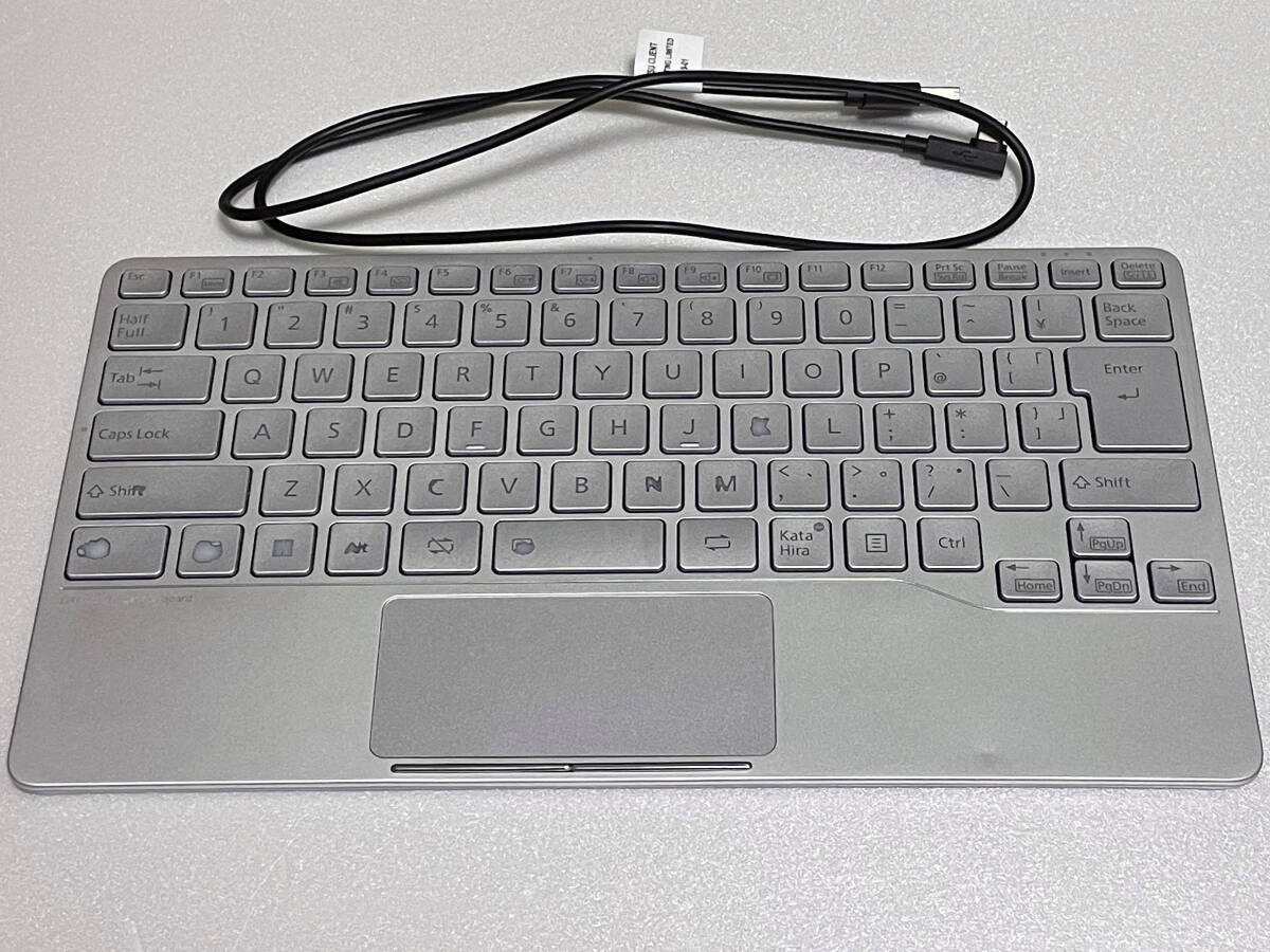 (ジャンク) 富士通 LIFEBOOK UH Keyboard Light Silver_画像1