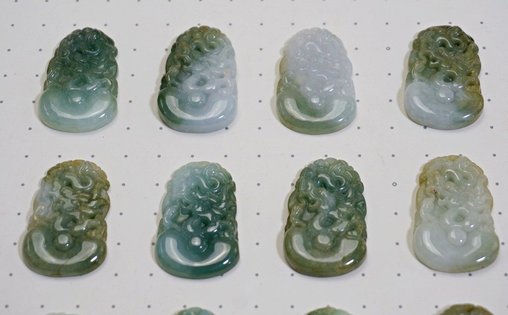 Nh27-1[23]ミャンマー産 本翡翠 A貨 龍 ペンダントトップ おまとめて12点セット★ジェダイト ネックレス チャーム ヒスイ 緑石 RP-251024R_画像3
