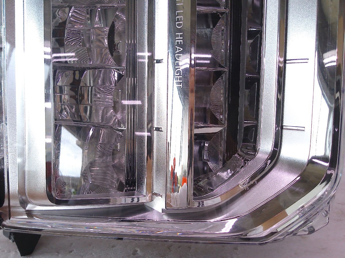 デリカD:5 CV1W 後期 右 ヘッドライト LED/KOITO 100-67120/8301D168 中古品[H232-HB3475]_画像4