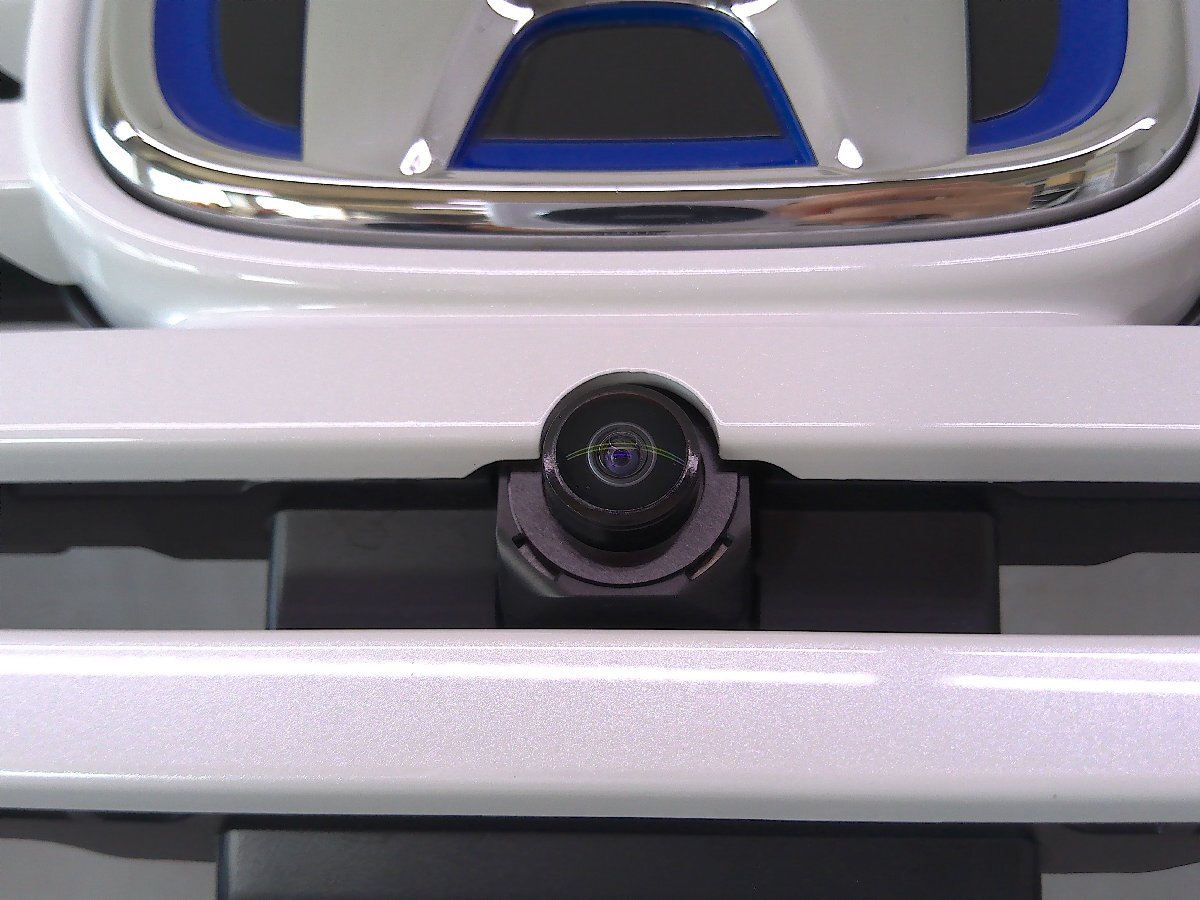 ヴェゼル RV3/RV4/RV5/RV6 フロントバンパー プラチナホワイトパール(NH883P)/71101-3M0-ZY00 中古品[H215-BF5387]_画像6