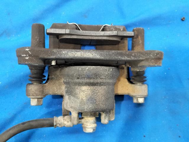 ミニキャブ GBD-U62V 左Fキャリパー CDハイルーフ W37 4605A999_画像4