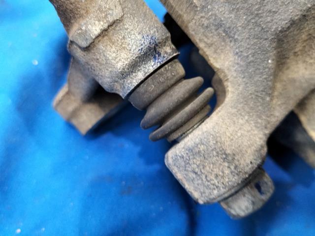 ミニキャブ GBD-U62V 左Fキャリパー CDハイルーフ W37 4605A999_画像5