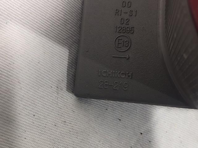 ノア DBA-ZRR70W 右テールランプ SI 1G3 81551-28582_画像6