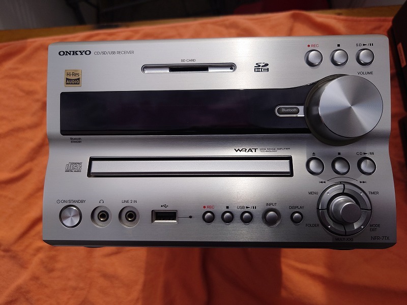 ONKYO NFR-7TX Bluetooth/ CD/SD/USB/ハイレゾ対応 ミニコンポ シルバー 中古品_画像2