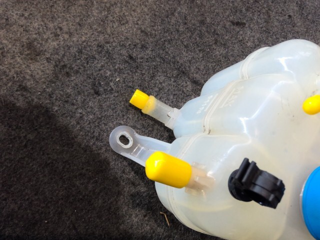 フィアット 500 ABA-31209 ラジエター ラジエータリザーブタンク 同梱不可 即決品_画像2