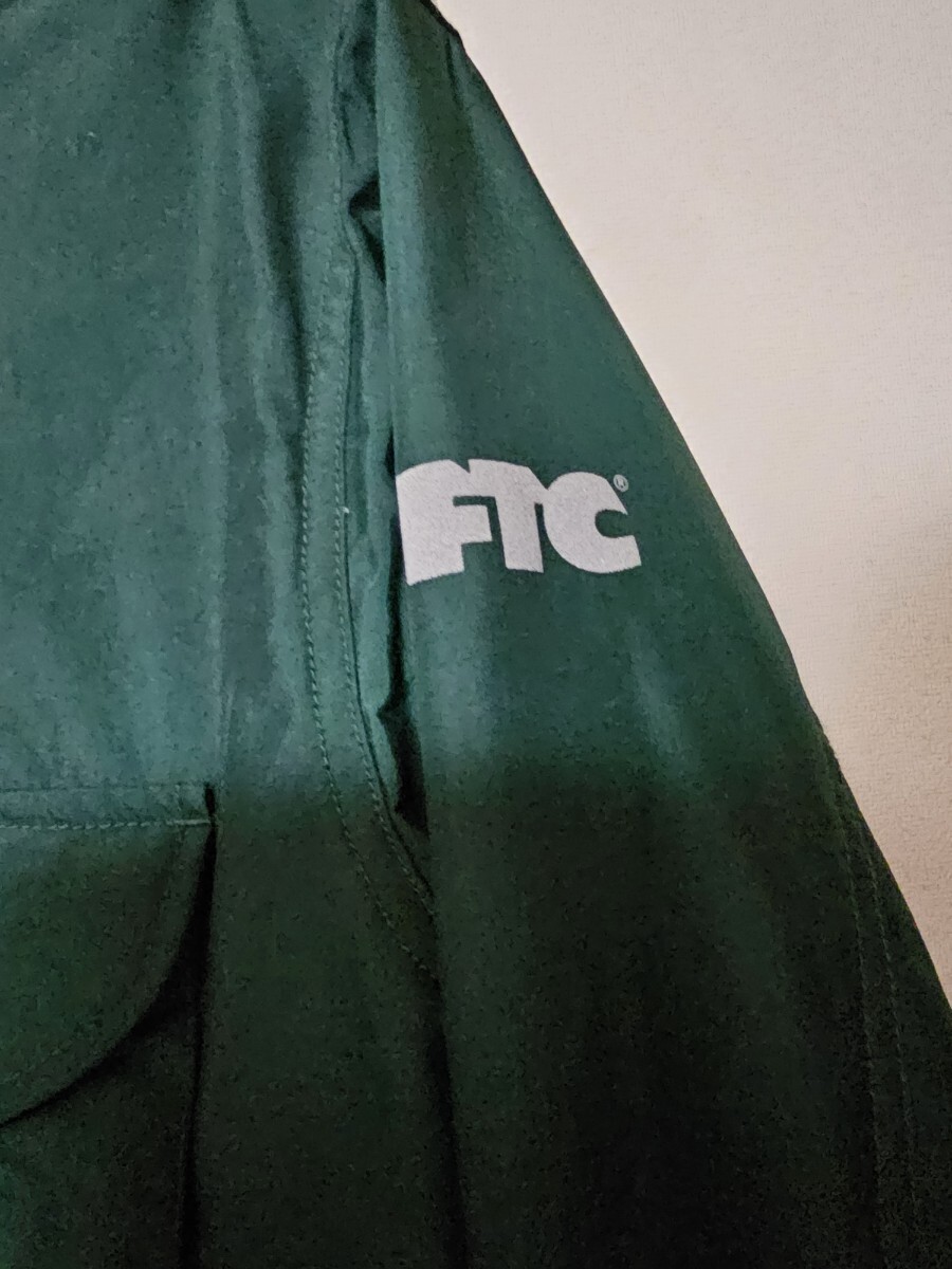 送料無料 FTC マウンテンパーカー S フーデッド ジャケット ブルゾン 緑 グリーン × オレンジ × 黒 ブラック_画像4
