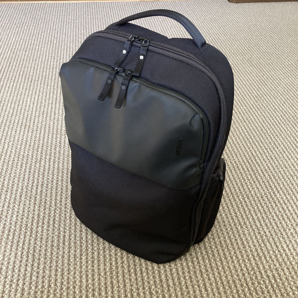 incase a.r.c daypack インケース リュック デイパック ビジネスリュック_画像1