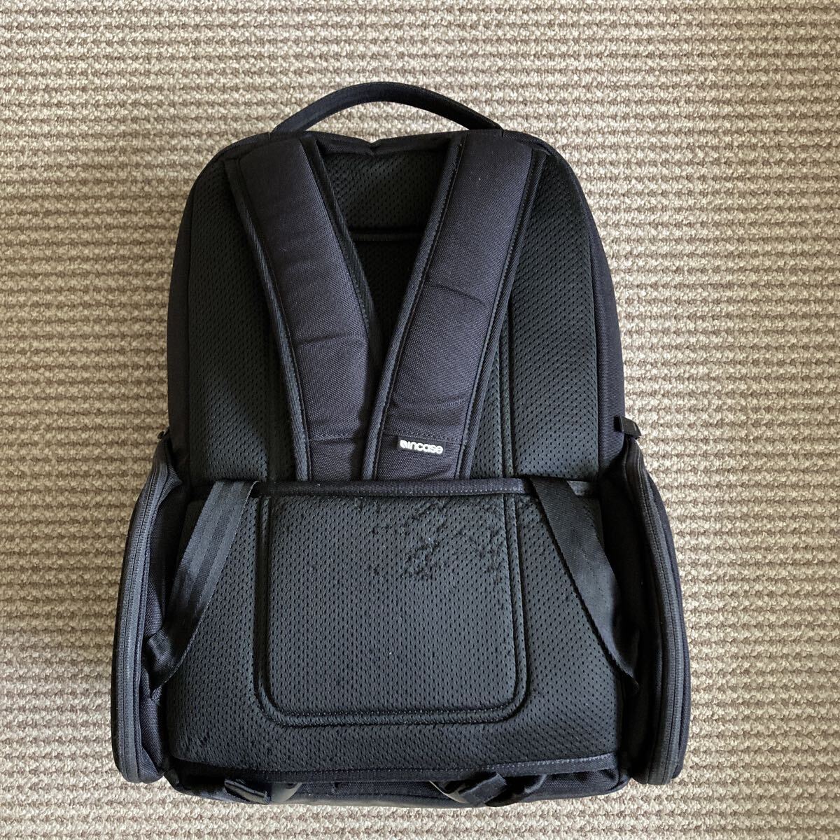 incase a.r.c daypack インケース リュック デイパック ビジネスリュック_画像5