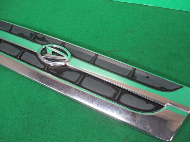 S211P ハイゼット ダイハツ フロントメッキグリル 53928-B5010【取付差込部OK】即決!_画像6