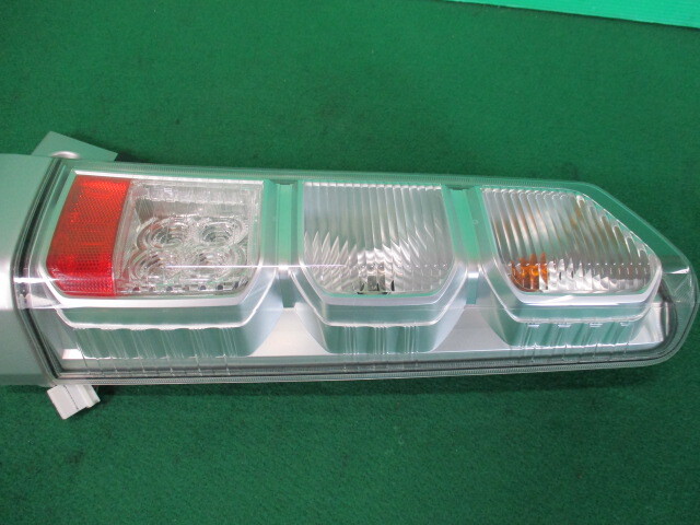 H27年 JF1 N-BOX ホンダ 右 テールランプ ICHIKOH D105【LED点灯テストOK】即決!_画像7