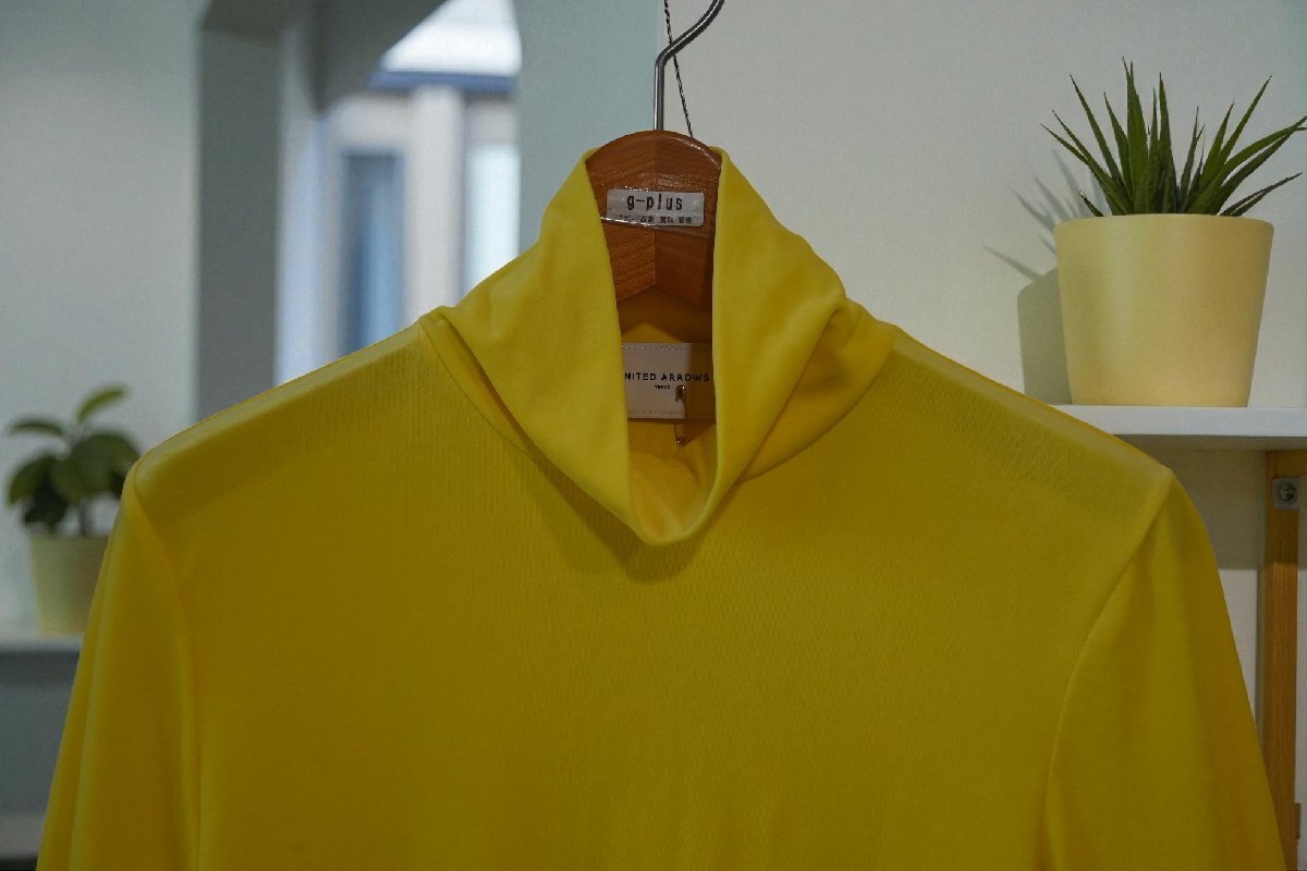 ★送料無料！2022年　ユナイテッドアローズ　*薄手ベロア　タートルネックカットソー//定価￥12.100*　古着のgplus広島　2511r1_画像3