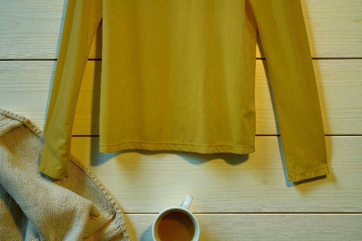 ★送料無料！2022年　ユナイテッドアローズ　*薄手ベロア　タートルネックカットソー//定価￥12.100*　古着のgplus広島　2511r1_画像5