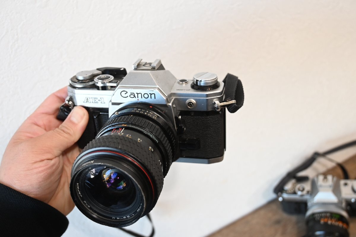 ○CANON/キヤノンAE-1 一眼レフカメラ 2台まとめて データバックA付 28mmf2.8 古道具のgplus広島 2511k_画像2