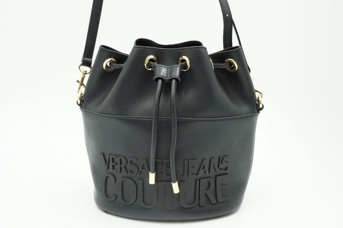 1 иен ~ Versace . джинсы kchu-ru сумка на плечо мешочек ведро type искусственная кожа чёрный черный VERSACE 4463h 1 иен ~ Versace . джинсы kchu-ru сумка на плечо мешочек ведро type искусственная кожа чёрный черный VERSACE 4463h