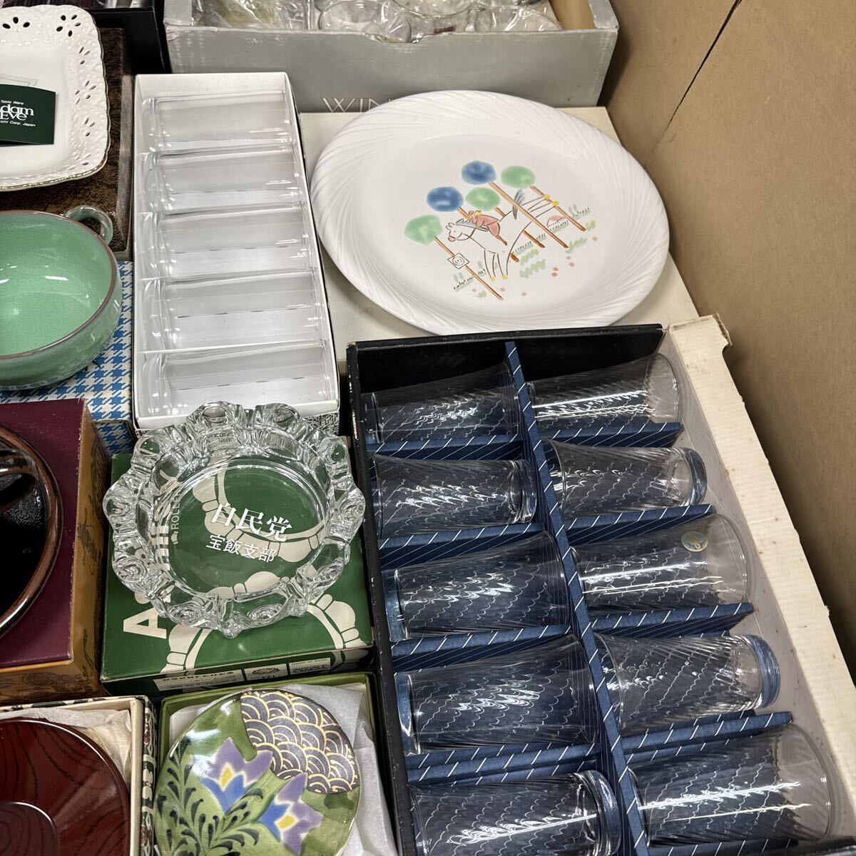 ◆食器 大量まとめ売り 茶器 急須 湯呑 グラス カップ&ソーサー GIVENCHY 山中塗 丹波立抗焼 SOGA たち吉 瀬戸 陶器 箱入 木箱 283-88_画像6