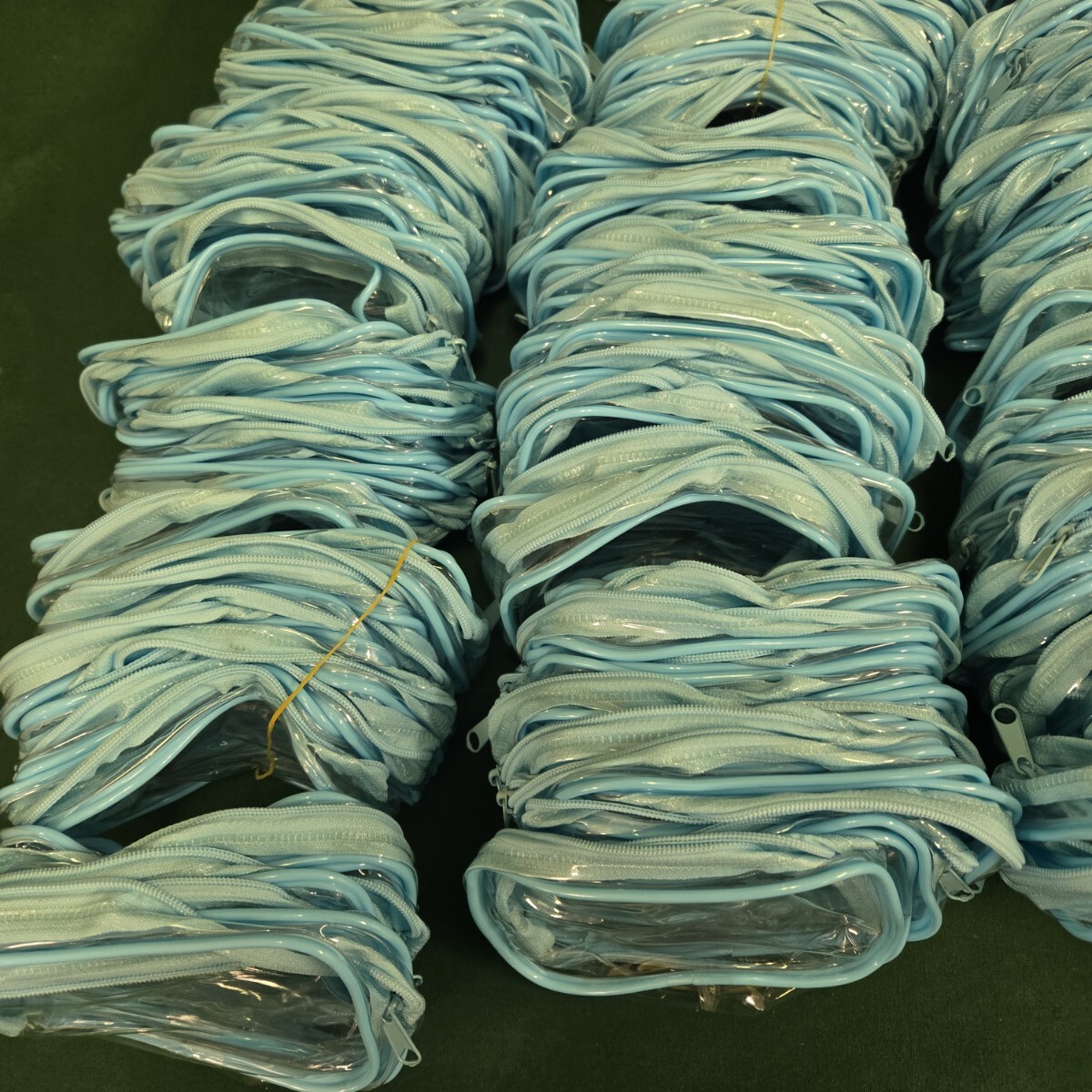 ◇ 未使用長期保管品 ビニールポーチ 水色 ブルー 透明 ポーチ クリアケース 285-11_画像2