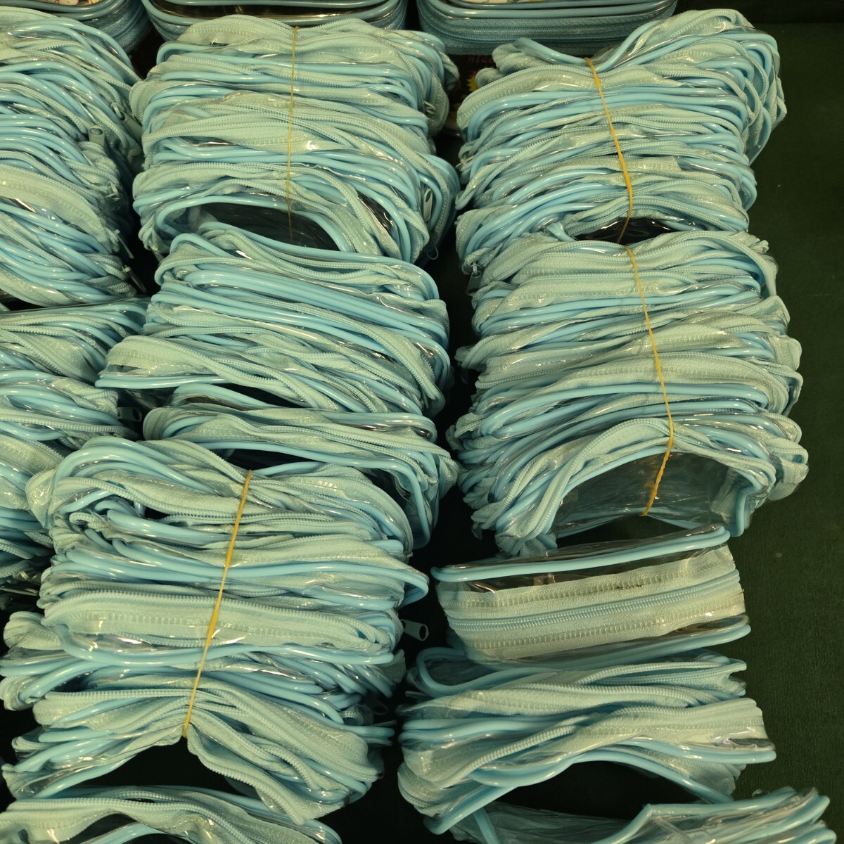 ◇ 未使用長期保管品 ビニールポーチ 水色 ブルー 透明 ポーチ クリアケース 285-11_画像4