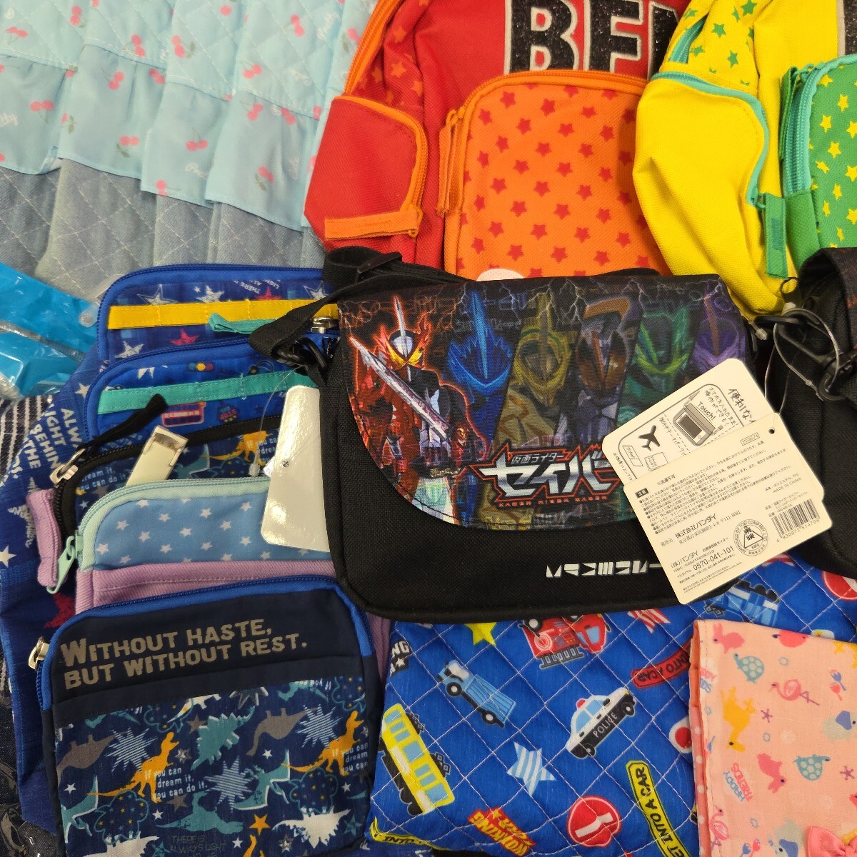 ★未使用保管品 キッズ雑貨 まとめ売り シューズバッグ ミニリュック クリップ付ポケット 巾着 282-68 _画像3