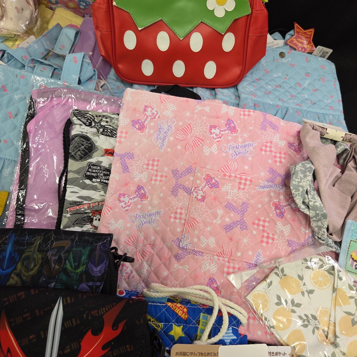 ★未使用保管品 キッズ雑貨 まとめ売り シューズバッグ ミニリュック クリップ付ポケット 巾着 282-68 _画像6