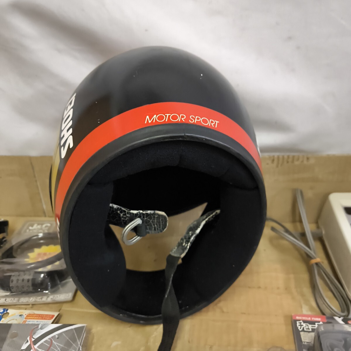 ◎【自転車用品他 まとめ売り】中古品 ジャンク品 状態込み 充電器 バイク SHOEI ヘルメット サイクルバンド パーツ取り 色々 284-63_画像5