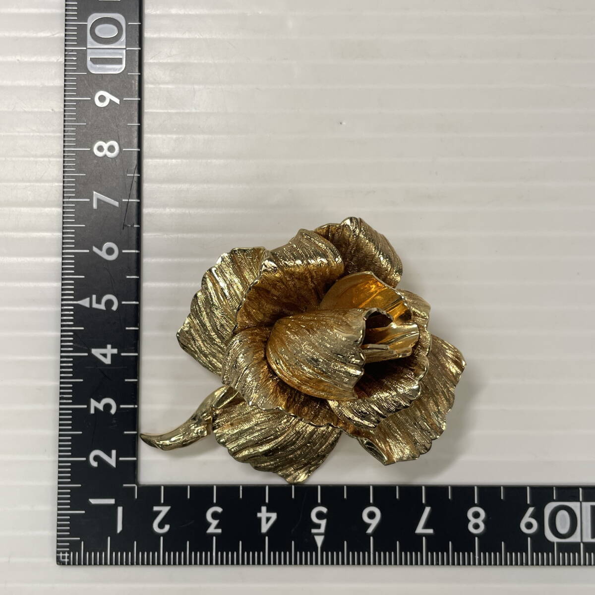 2511M0717 ChristianDior Christian Dior роза узор брошь Gold цвет масса примерно 34.4g античный 