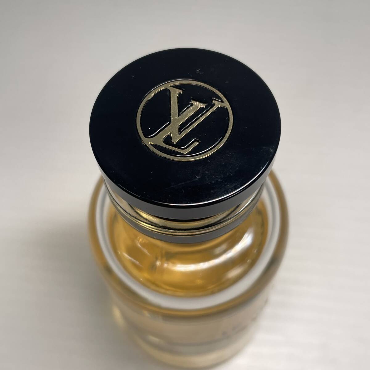 2511M0801 LOUIS VUITTON Louis Vuitton духи LE JOUR SE LEVEru Jules * потертость -vu100ml осталось много 