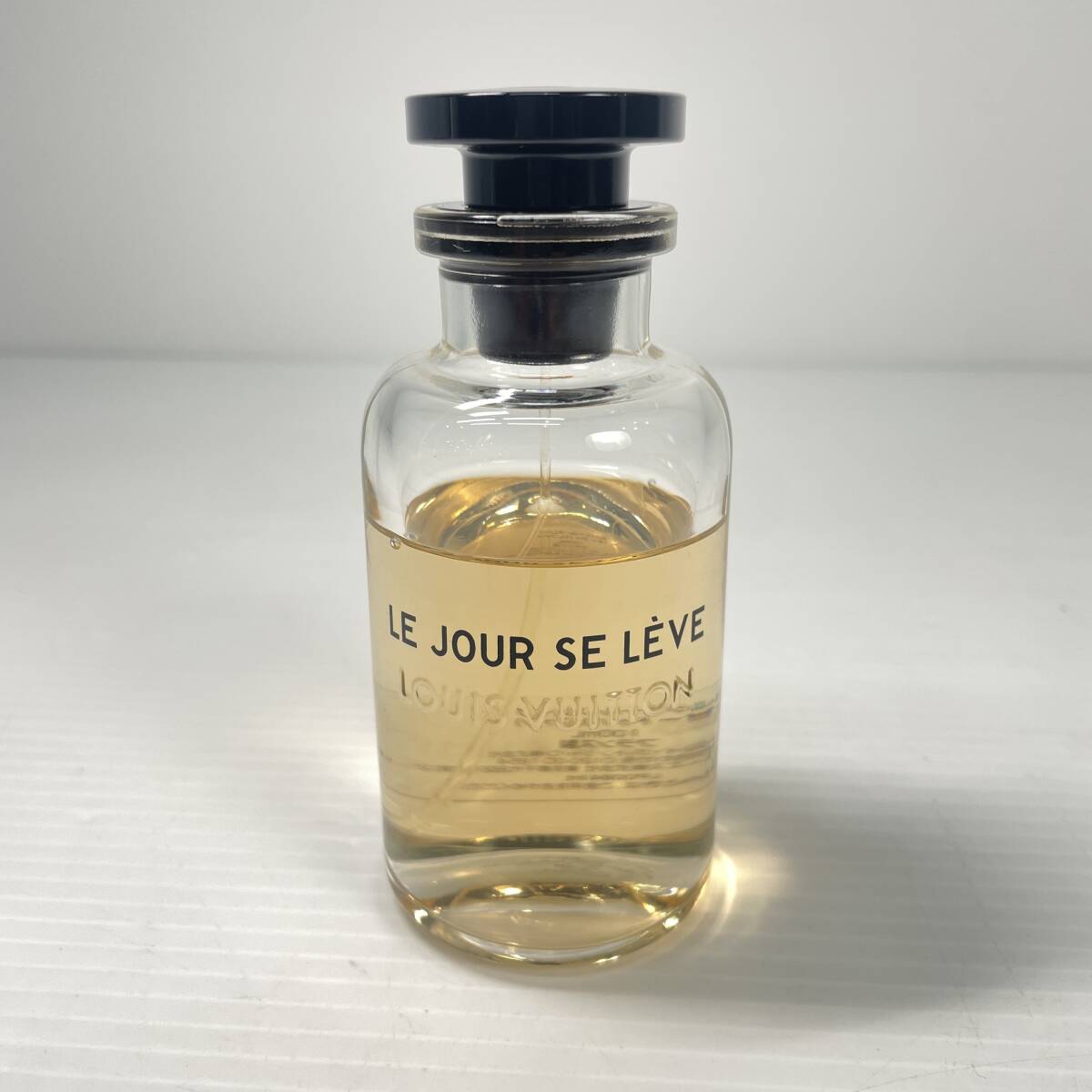 2511M0801 LOUIS VUITTON Louis Vuitton духи LE JOUR SE LEVEru Jules * потертость -vu100ml осталось много 