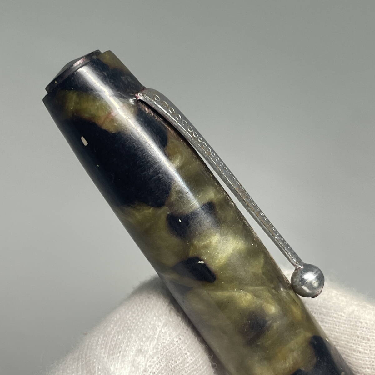 2511M1602 ビンテージ万年筆 ペン先14KARAT GOLD刻印有 POINTED HARDEST IRIDIUM_画像5