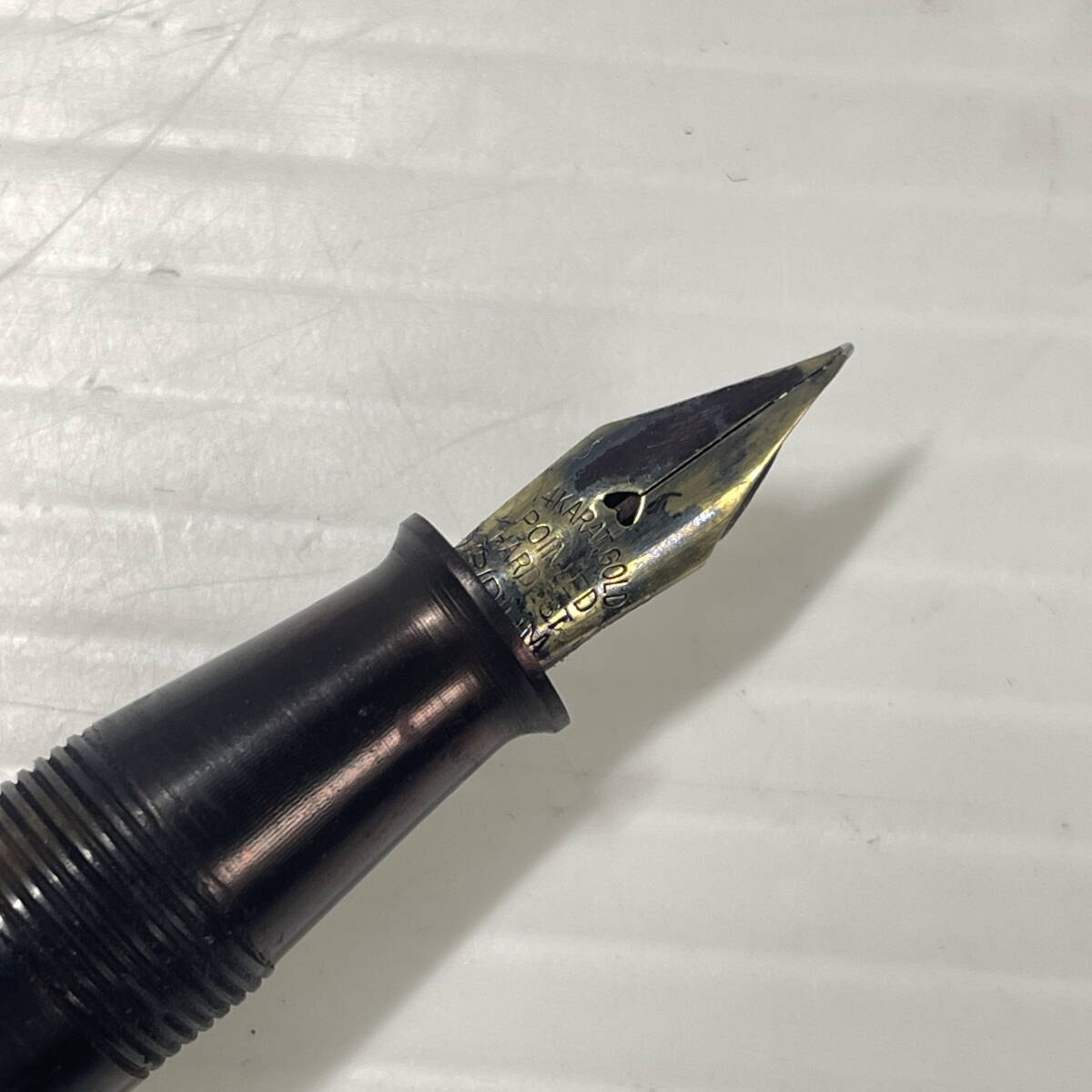 2511M1602 ビンテージ万年筆 ペン先14KARAT GOLD刻印有 POINTED HARDEST IRIDIUM_画像2