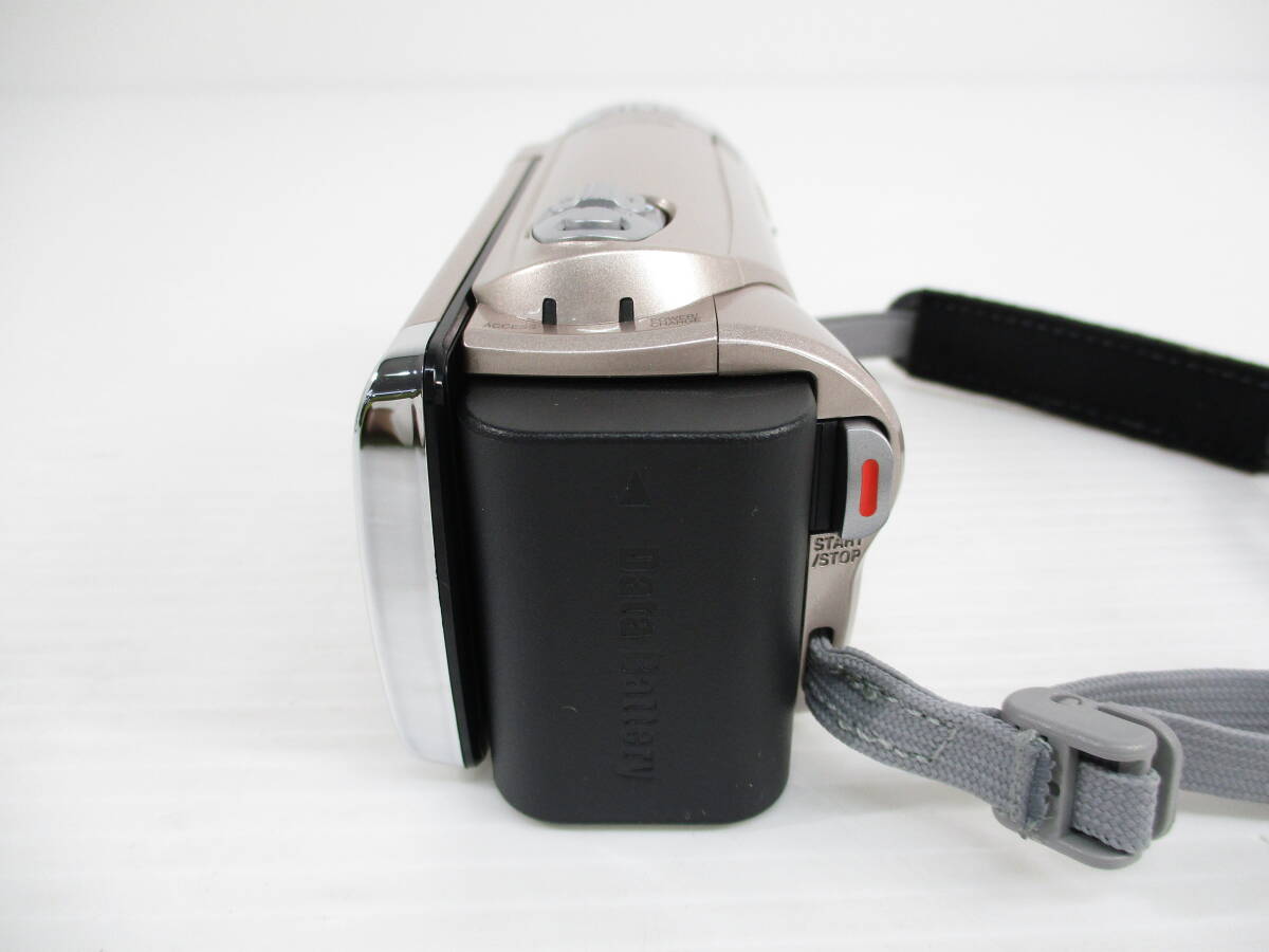 2511M1214 JVCケンウッド Everio エブリオ ハイビジョンメモリームービー GZ-E117 ビデオカメラ 通電確認済 箱付_画像4