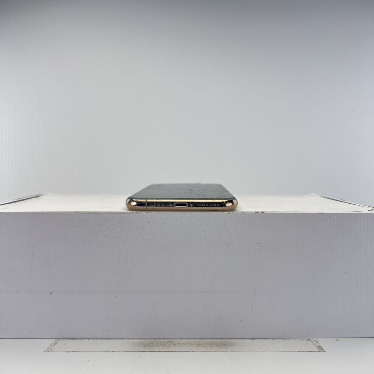 [出品ID：50828] iPhone 11 Pro 256GB ゴールド SIMフリー 訳あり品 ジャンク 中古本体 スマホ スマートフォン 白ロム_画像6