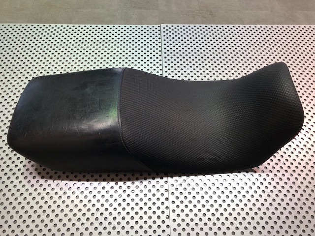 カワサキGPZ900R用　PMC製シート_画像2