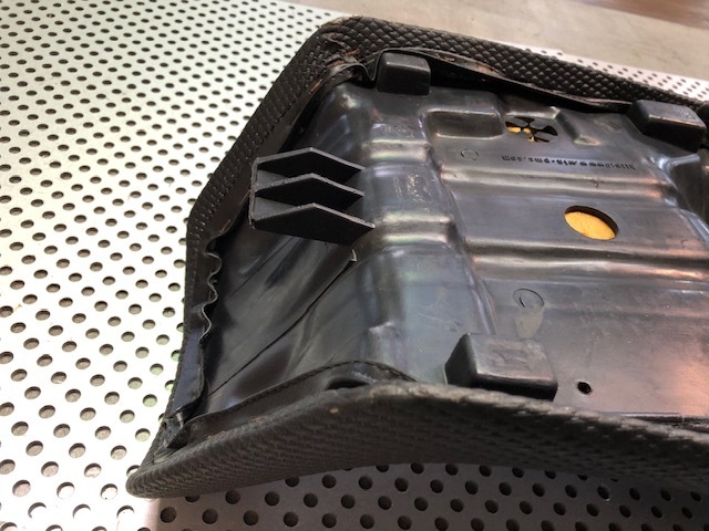 カワサキGPZ900R用　PMC製シート_画像5