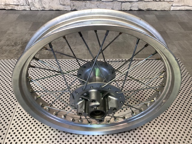 スズキ　バンバン200用フロントホイール_画像6