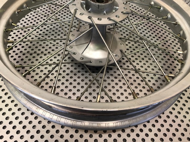 スズキ　バンバン200用フロントホイール_画像5