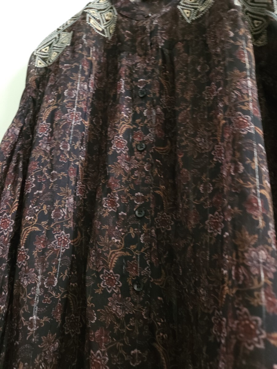 ■*【使用少】ZARAザラ 花柄&肩刺繍デザイン 袖ふんわりプリントブラウス シアーシャツ Mサイズ*■_画像5