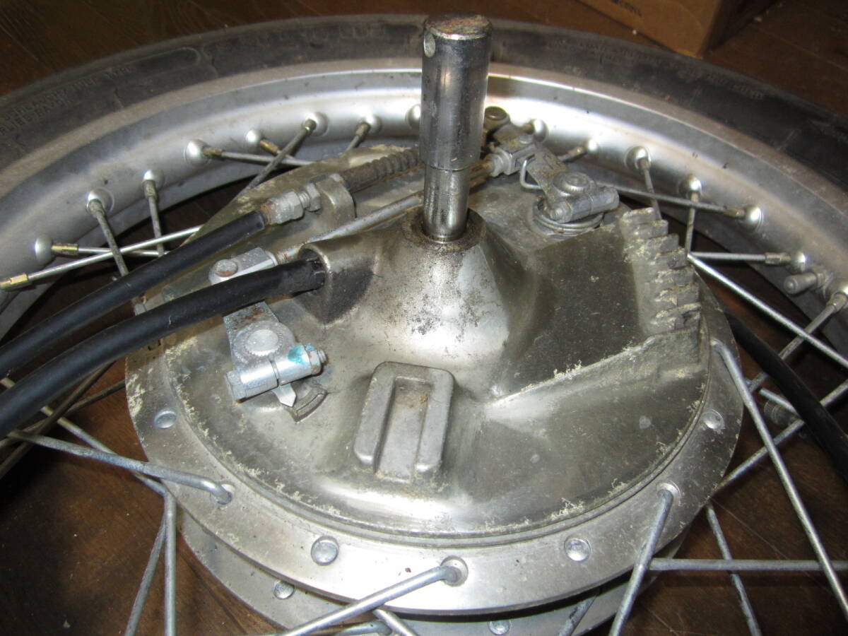 SR400 フロント　ホイール　ブレーキ　アクスルシャフト　ブレーキワイヤー　メーターワイヤー　ヤマハ　YAMAHA 1JR289***_画像2