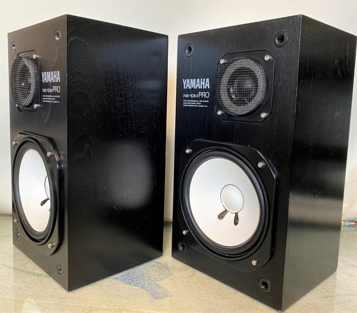 圧倒の表現力　YAMAHA NS-10M PRO ペア　入魂の匠チューニング プロのスタジオでも現役で使われている名器、高域の抜けが良いです。_画像3