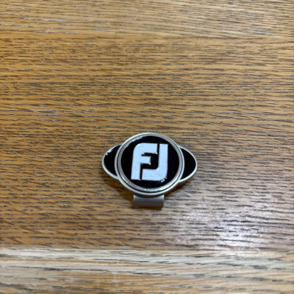 フットジョイ　ゴルフ　クリップマーカー　ブラック×ホワイト×シルバー　送料込_画像1