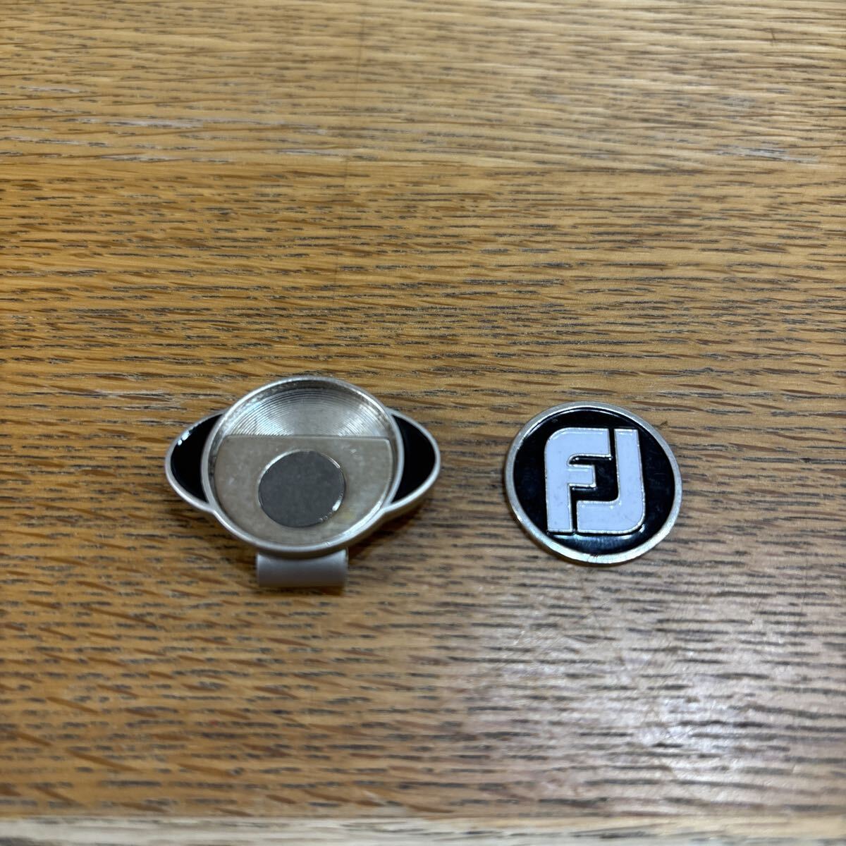 フットジョイ　ゴルフ　クリップマーカー　ブラック×ホワイト×シルバー　送料込_画像2